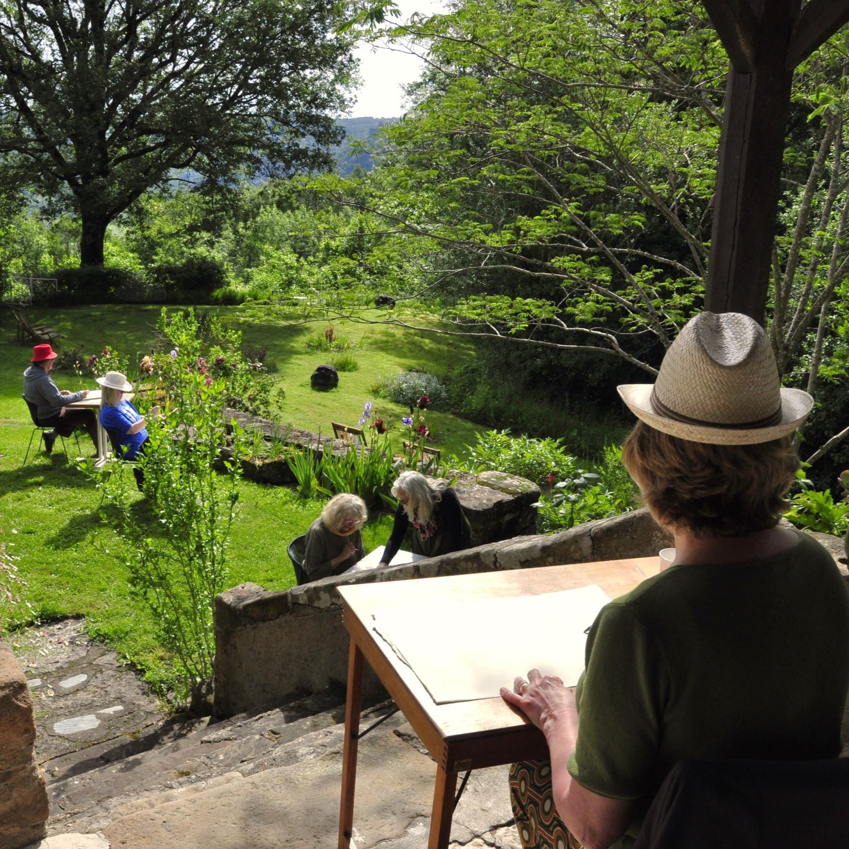 Drawing and painting en plein air in South of France